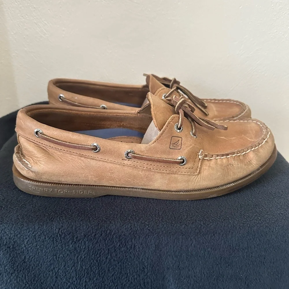 Sperry Authentic 2-Eye Boat Shoe Sahara Leather
